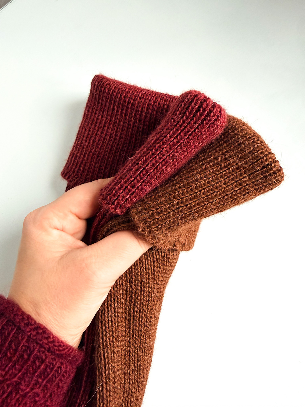 Czapka HELEN z alpaki - widok z tyłu