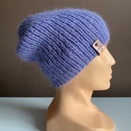 Handgemachte Damenmütze AUREA 100% Baby Merino plus Mohair und Seide 25/11 Lavendel