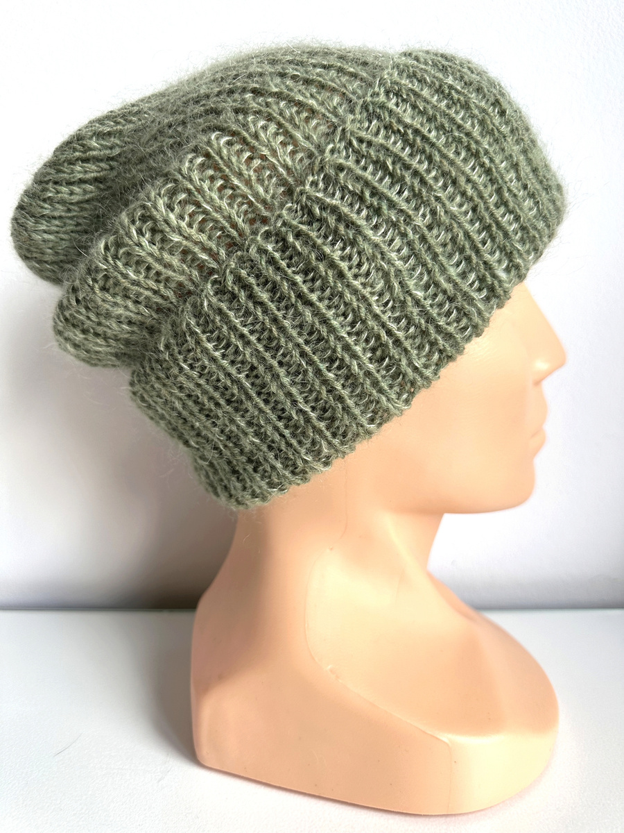 Ręcznie robiona czapka beanie AUREA 100% Baby Merino plus moher i jedwab 38/18 Oliwka