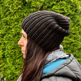 Ręcznie robiona czapka damska JANKA 100% Wełna owcza 02 Czarny