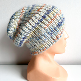 Handmade Czapka damska AUREA 100% Baby Merino plus moher i jedwab 03/29 Wanilia