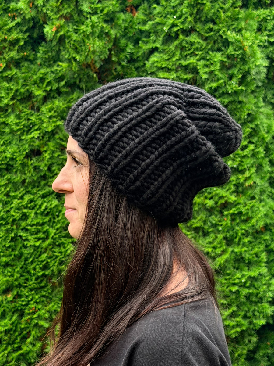 Ręcznie robiona czapka damska ASHER 100% Wełna owcza 01 Złamana Biel