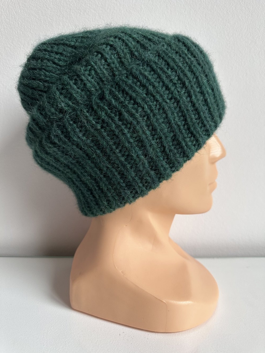 Ciepła czapka ręcznie robiona wywijana CHMURKA Alpaka 19 Zielony Leśny