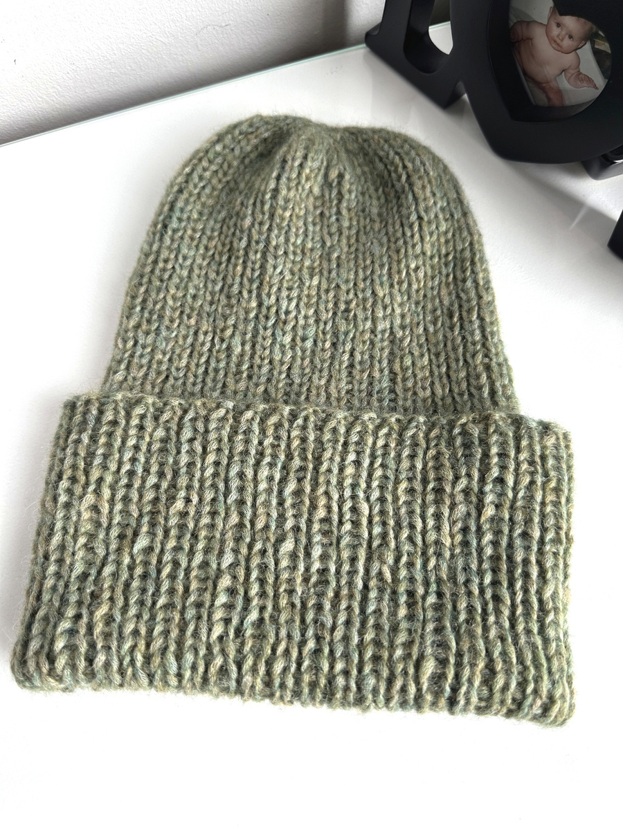 Ciepła czapka ręcznie robiona wywijana CHMURKA Alpaka 12 Zielony Mech