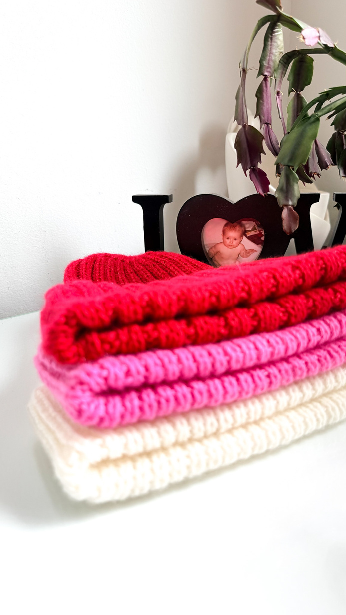 ELORA Kaschmirmütze mit Seide mit Umschlag 564 Gerbera Nitkowe Love