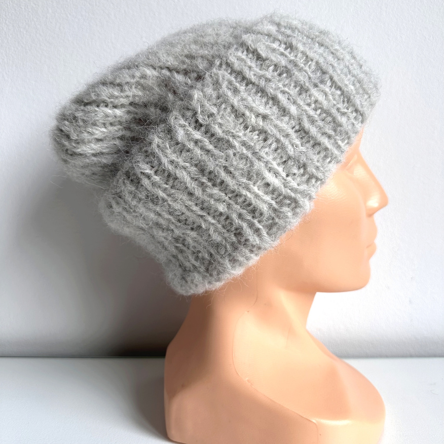 Ręcznie robiona czapka damska WATA CUKROWA Alpaka z Merynosem 03 Perłowy Szary
