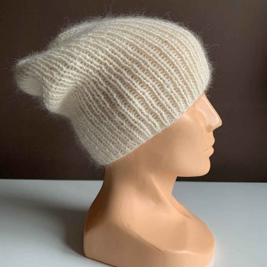 Handmade women’s hat AUREA 100% Baby Merino plus mohair and silk 02/01 Ecru