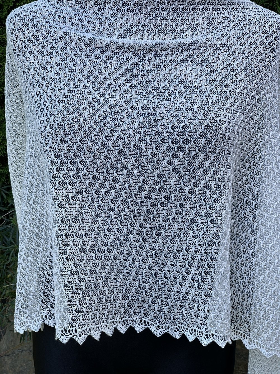 Elegancki, delikatny szal ślubny Nitkowe Love ecru 52x190 cm