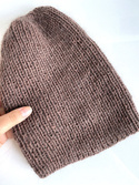 Handgemachte Damenmütze AUREA 100% Baby Merino plus Mohair und Seide 52/15 Zartbitterschokolade