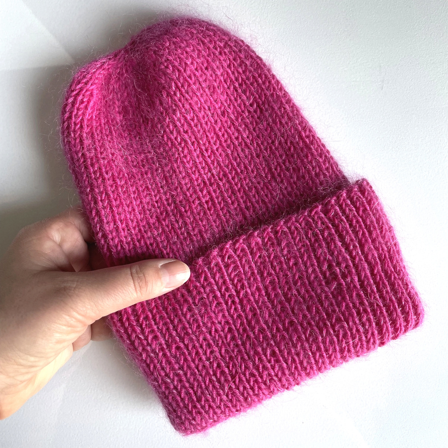 Ręcznie robiona czapka beanie AUREA 100% Baby Merino plus moher i jedwab 08/13 Fuksja