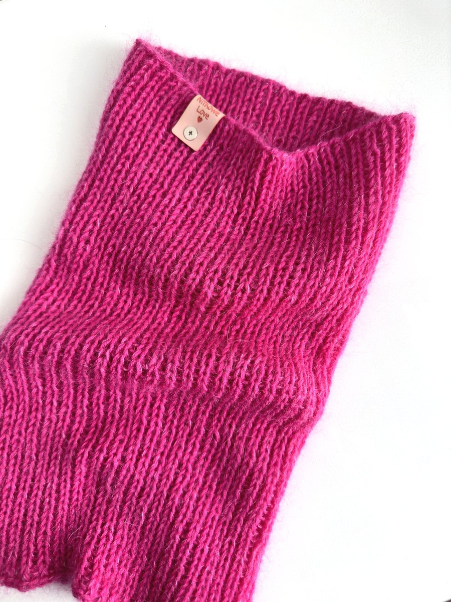 Ręcznie robiony KOMIN 100% Baby Merino plus moher i jedwab 08/13 Fuksja 35 cm długości