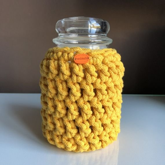 Sweterek na świecę ze sznurka bawełnianego 260 żółty