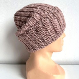 HELLI – wywijana czapka merino 100% Baby Merino 49 Pustynna Róża unisex zimowa