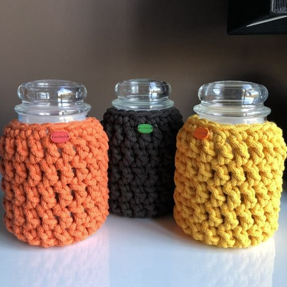 Sweterek na świecę ze sznurka bawełnianego 260 żółty