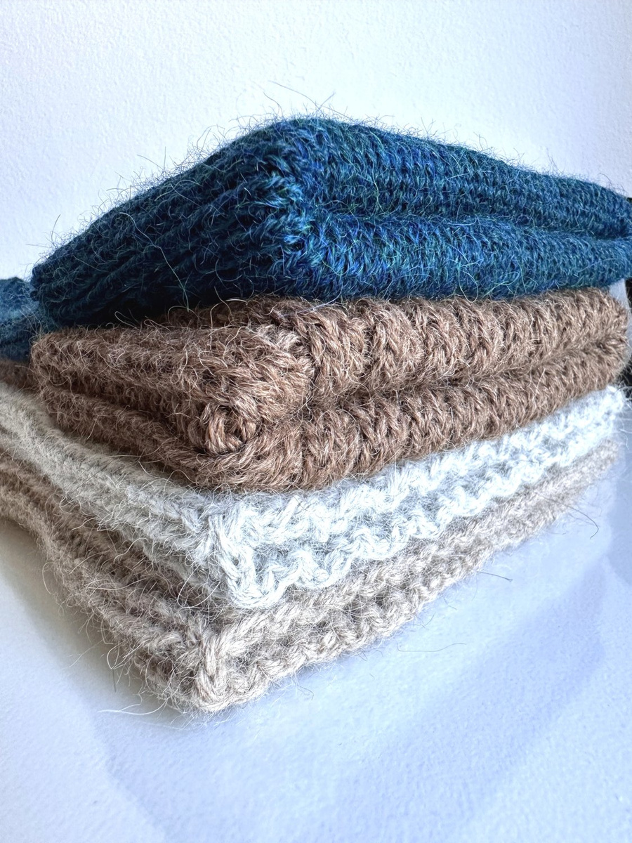 LAURIN Turn-Up Beanie 100% Alpaca 607 Brown