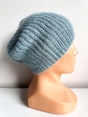 Handgemachte Damenmütze AUREA 100% Baby Merino plus Mohair und Seide 43/58 Hell Seegrün