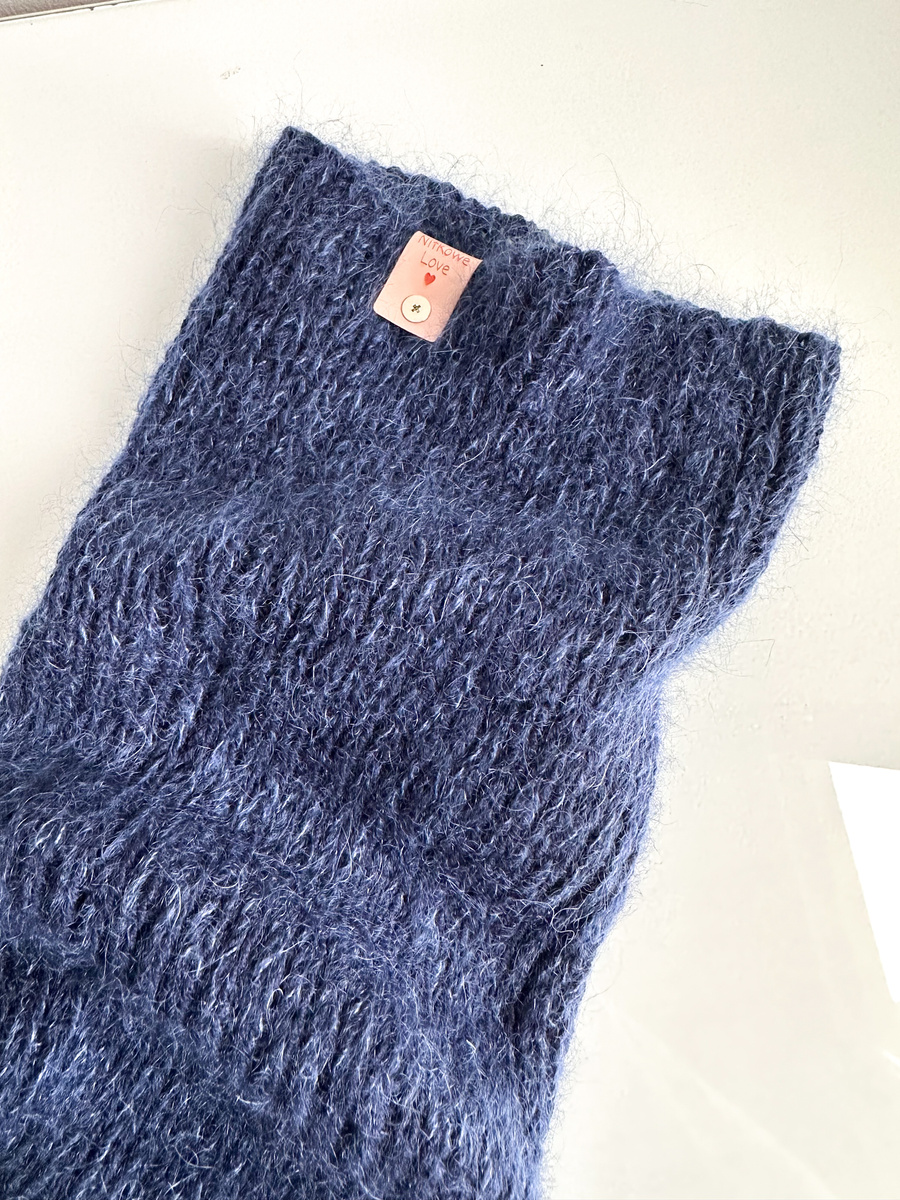 Ręcznie robiony KOMIN AUREA 100% Baby Merino plus moher i jedwab 13/28 Granatowy