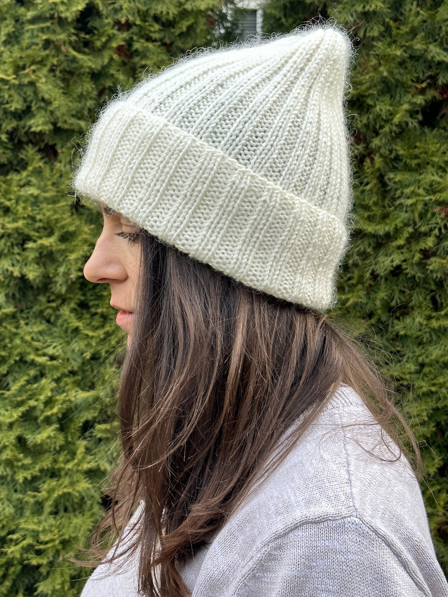Ręcznie robiona czapka beanie MIRA 100% Merino plus moher i jedwab 01 Ecru