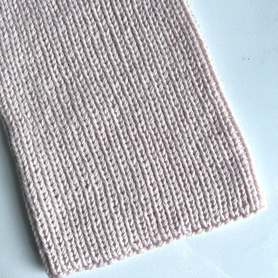 Czapka wełniana NANA 100% Baby Merino 44 Pudrowy