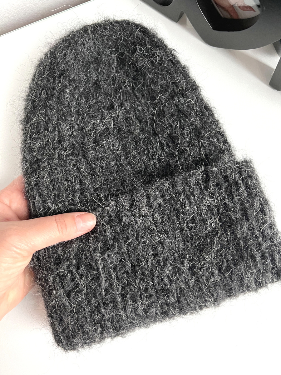 WATA CUKROWA – czapka damska z alpaki 05 czarny