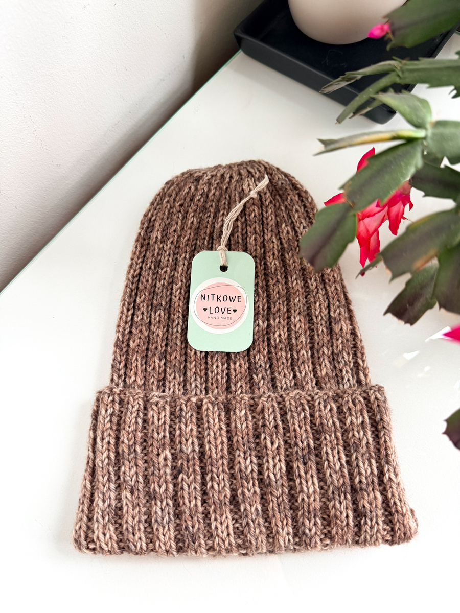 NELLI – wywijana czapka merino 30 Prażony Migdał unisex zimowa