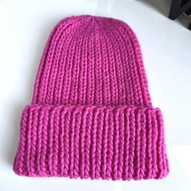 JANKA – gruba czapka zimowa z wełny owczej Nitkowe Love 105 Magenta