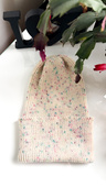 VARELLA Beanie-Mütze aus Baby-Merinowolle 101 Jagody & Śmietanka zimowa