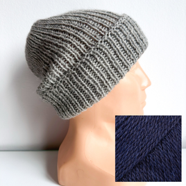 Czapka wywijana zrobiona ręcznie na drutach KIARA 100% Alpaka 9047 azuryt