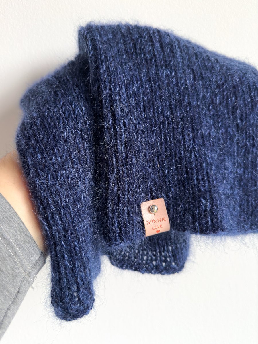 Ręcznie robiony KOMIN AUREA 100% Baby Merino plus moher i jedwab 13/28 Granatowy