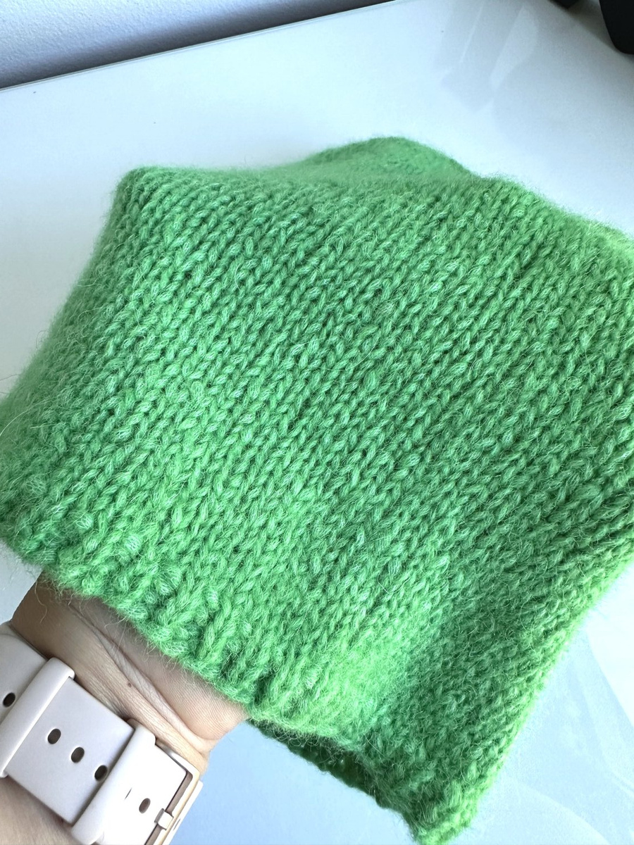 CHMURKA Beanie-Mütze aus Alpaka 43 papuzia zieleń