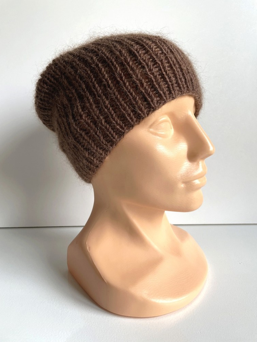 Handgemachte Damenmütze AUREA 100% Baby Merino plus Mohair und Seide 52/35 Milchschokolade