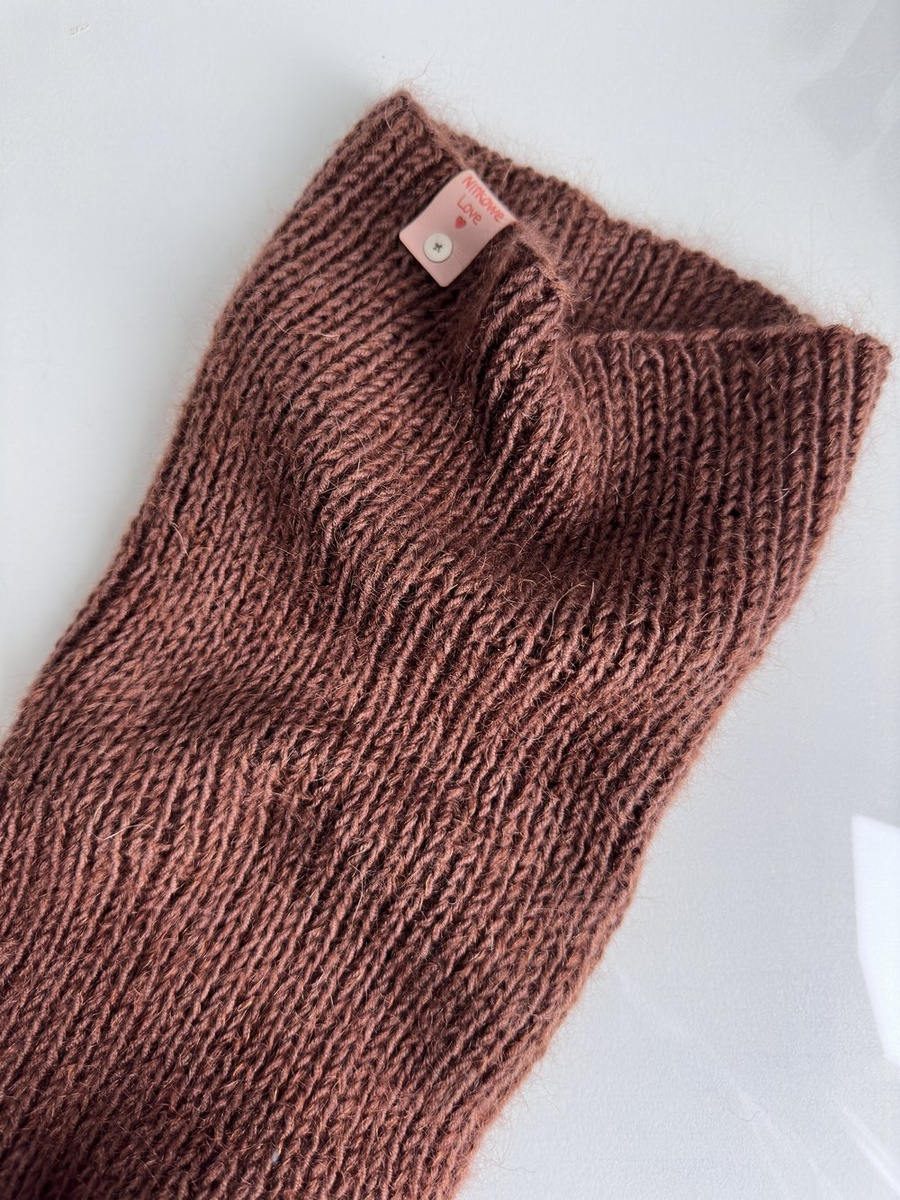 Ręcznie robiony KOMIN AUREA 100% Baby Merino plus moher i jedwab 52/35 Czekolada mleczna 35 cm długości