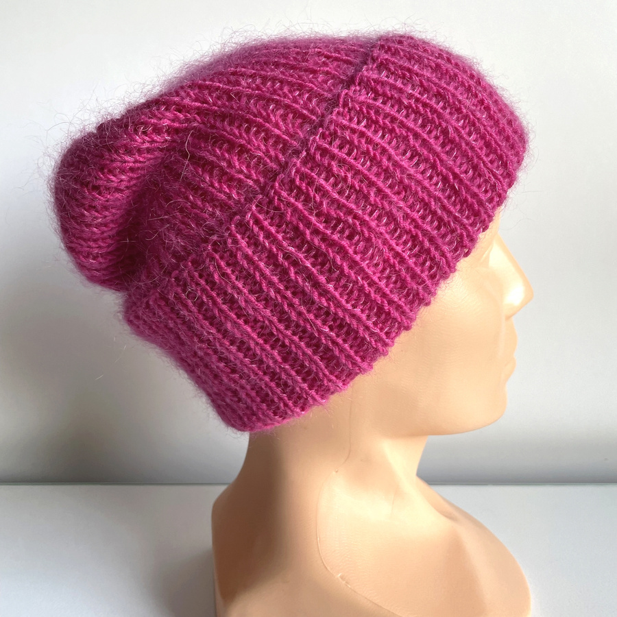 Ręcznie robiona czapka beanie AUREA 100% Baby Merino plus moher i jedwab 08/13 Fuksja