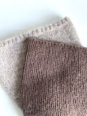 Handgemachte Damenmütze AUREA 100% Baby Merino plus Mohair und Seide 52/15 Zartbitterschokolade