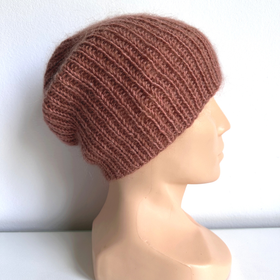 AUREA – ręcznie robiona ciepła czapka damska merino + moher i jedwab 48/33 Blush