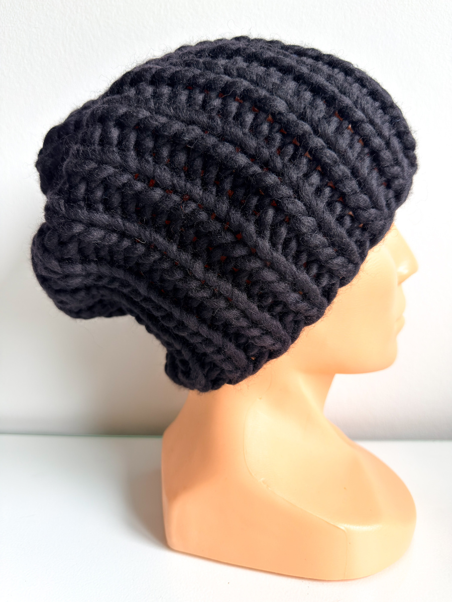 Ręcznie robiona czapka damska ASHER 100% Wełna owcza 02 Czarny