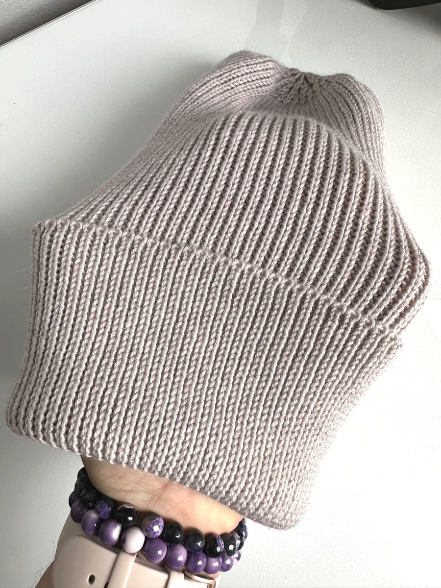 VARELLA – czapka beanie z wełny merino 100% Baby Merino 23 Jasny Beż jesienno-zimowa