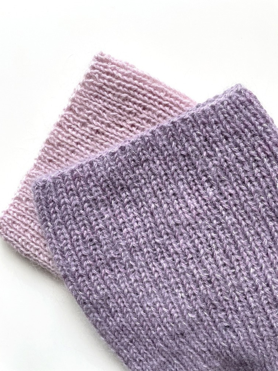 Handgestrickte Damenmütze AUREA 100% Baby Merino plus Mohair und Seide 39/09 Violette Orchidee