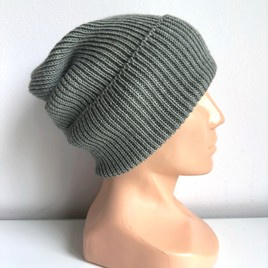 VARELLA – czapka beanie z wełny merino 100% Baby Merino 50 Zielona Szałwia jesienno-zimowa