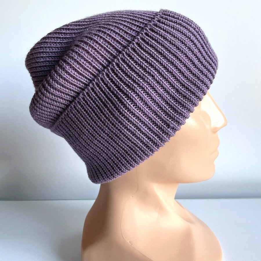 VARELLA – czapka beanie z wełny merino 100% Baby Merino 40 Ametyst, jesienno-zimowa