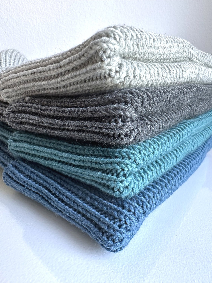 VARELLA – czapka beanie z wełny merino 100% baby merino 47 Morze Północne