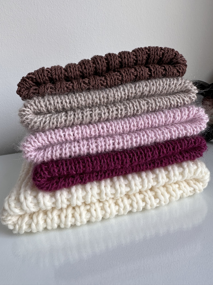 Ręcznie robiona czapka wywijana JANKA 100% Wełna owcza 01 ecru