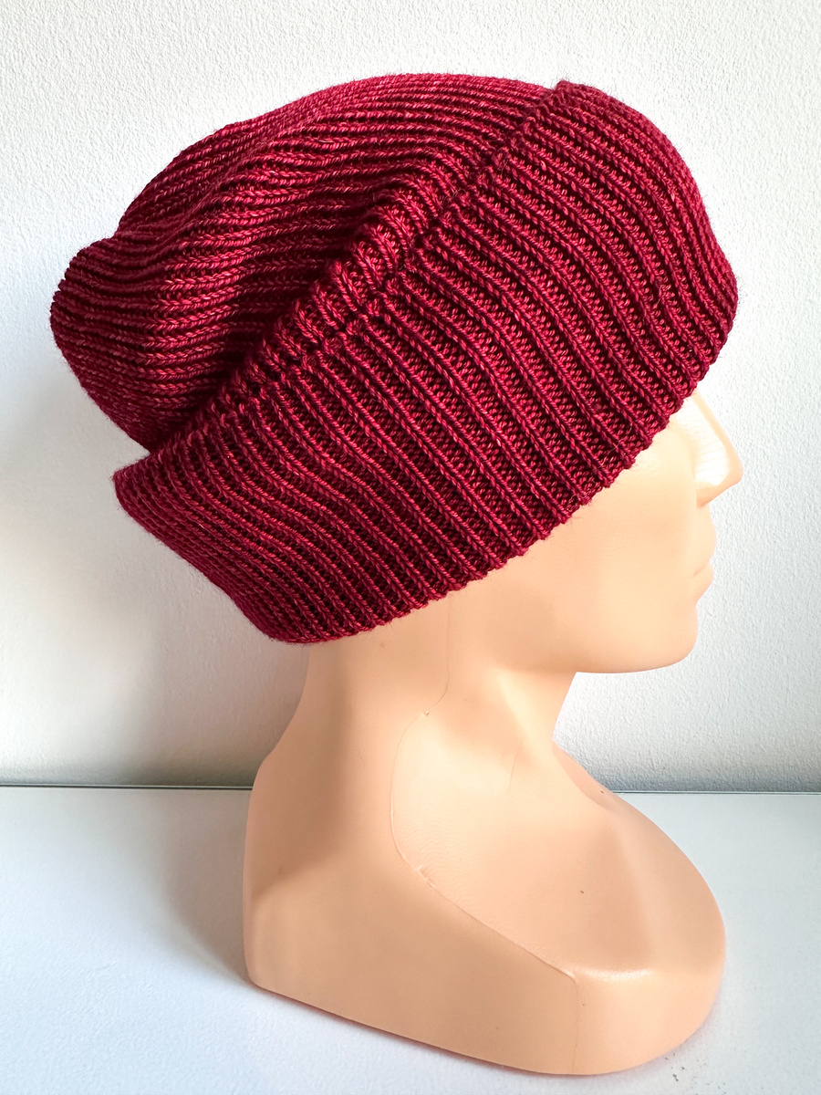 Beanie czapka z wełny merino VARELLA 2.0 100% Baby Merino SW033 Cereza