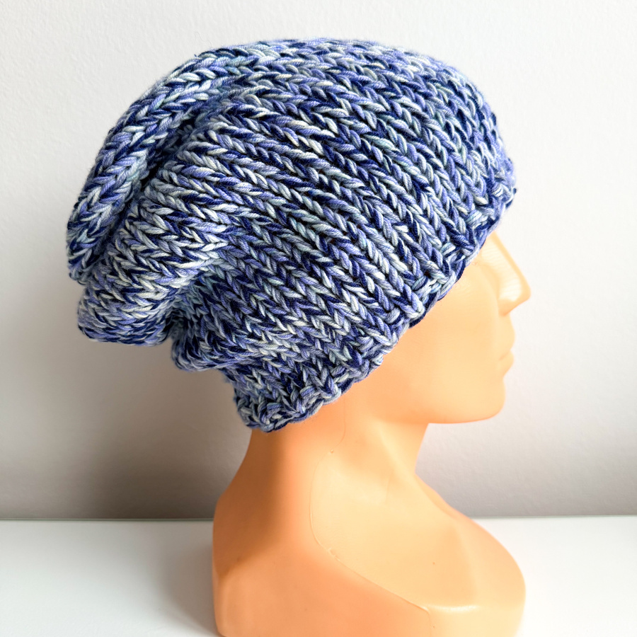Nitkowe Love – czapka smerfetka z baby merino 100% 30 Niebieski zimowa unisex