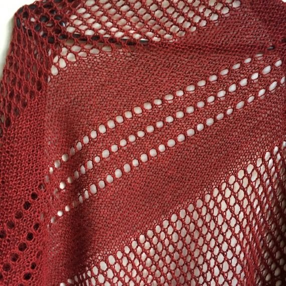 Sweterek, ocieplacz na świecę niebieski