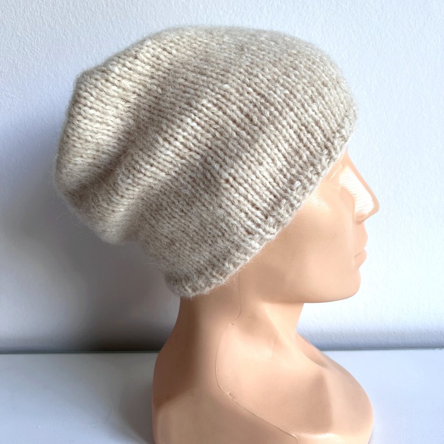 CHMURKA Handgemachte Beanie-Mütze aus Alpaka 02 Weizenfarben