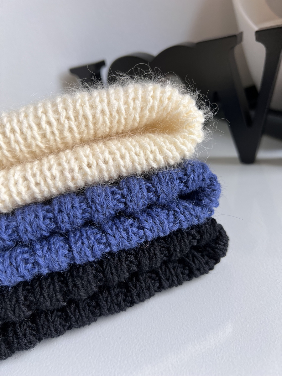 Ręcznie robiona czapka beanie AUREA 100% Baby Merino plus moher i jedwab 02/01 Ecru