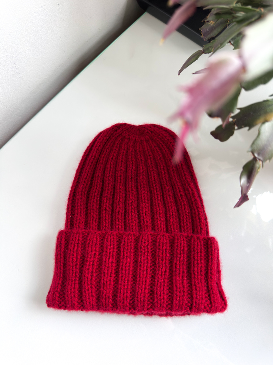 Wywijana czapka kaszmirowa 100% kaszmir 714 Scarlatta