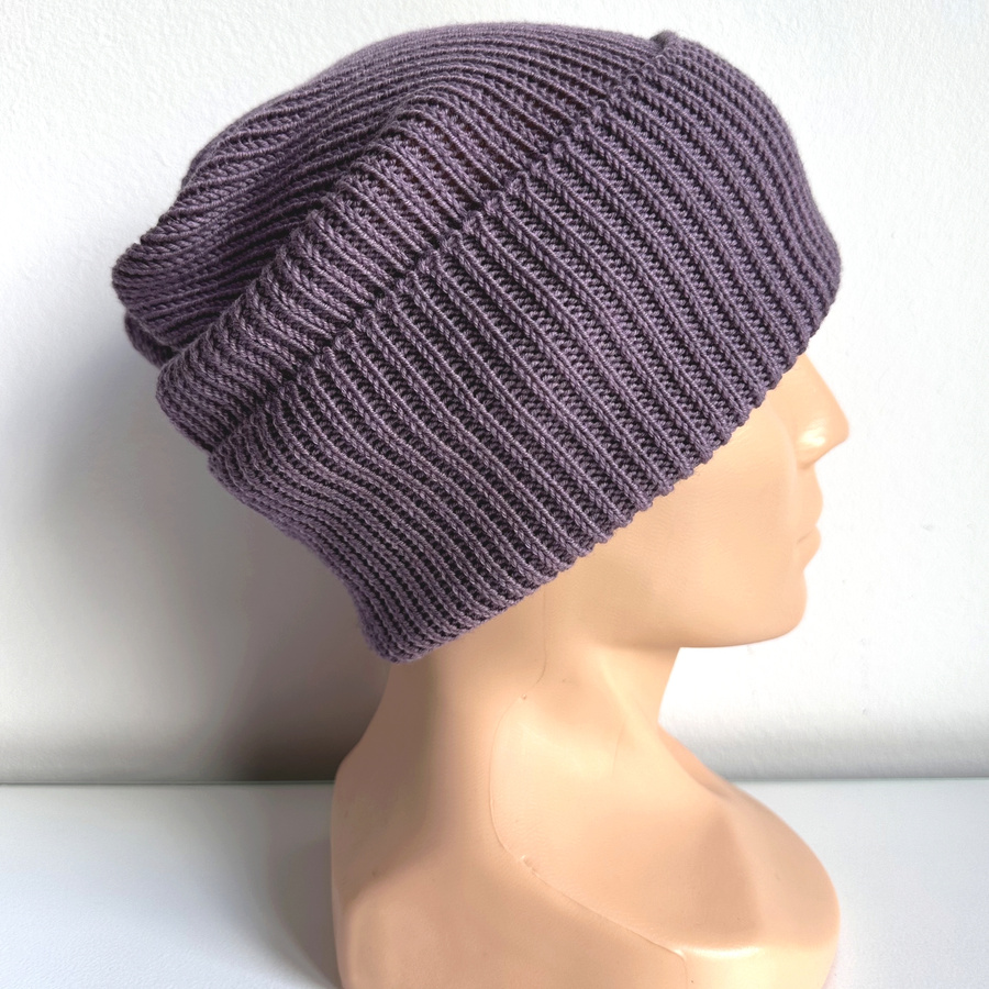 VARELLA – czapka beanie z wełny merino 100% Baby Merino 40 Ametyst, jesienno-zimowa
