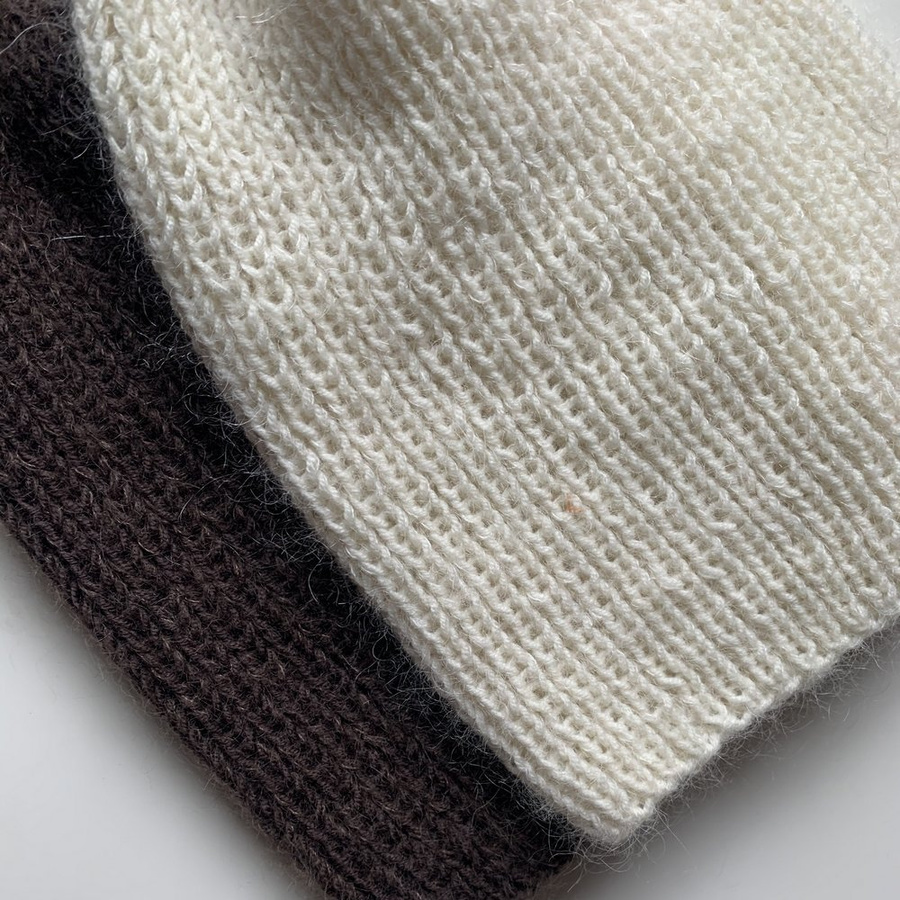 AUREA – ręcznie robiona ciepła czapka damska z baby merino + moher i jedwab 02/01 Ecru